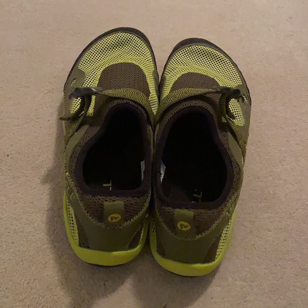 Shoes - Picture 3 of 5